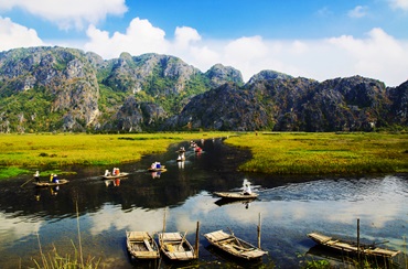 happy traveller vietnam